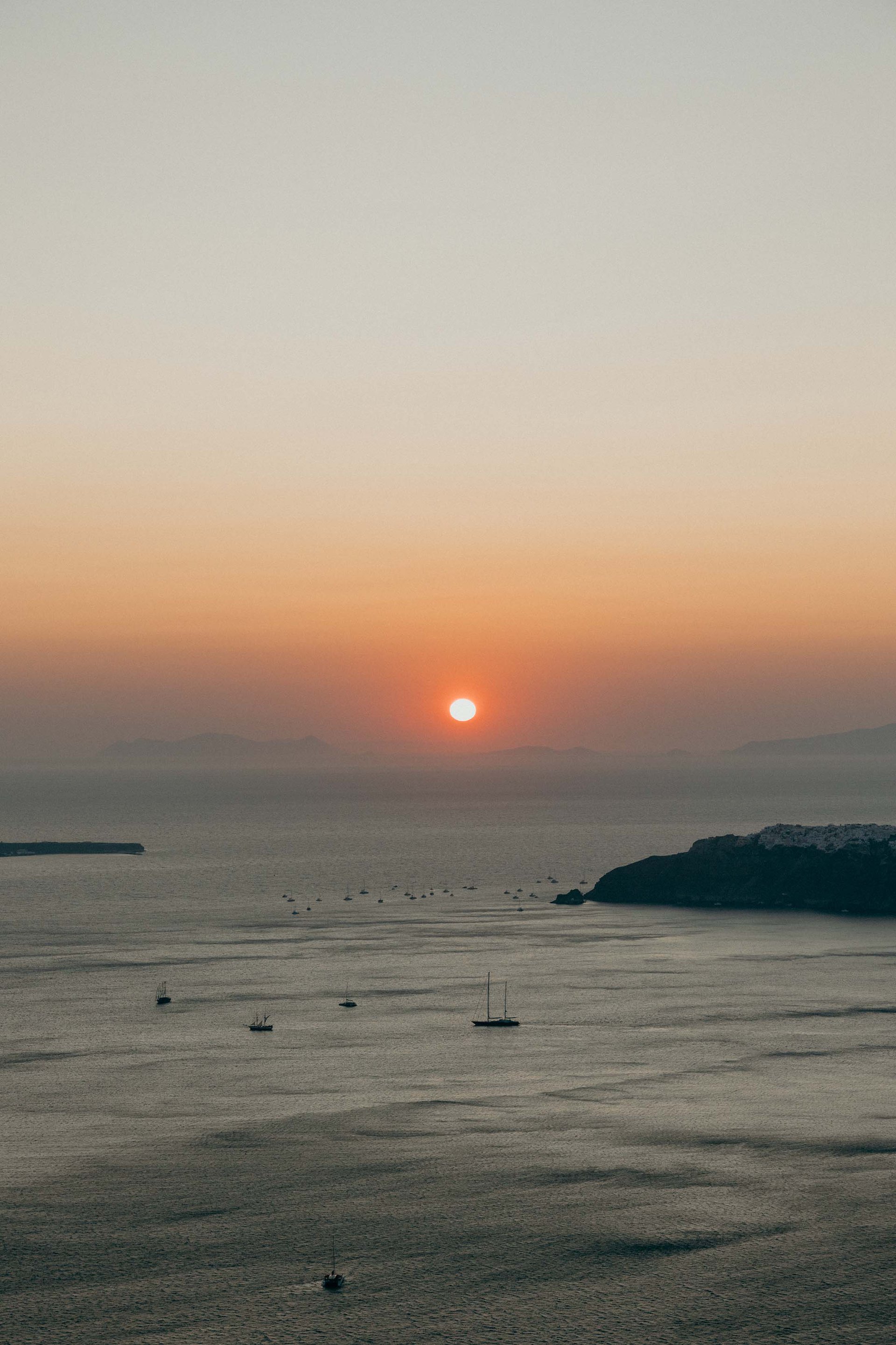 Santorini-Greece-travel-story-Flytographer-56