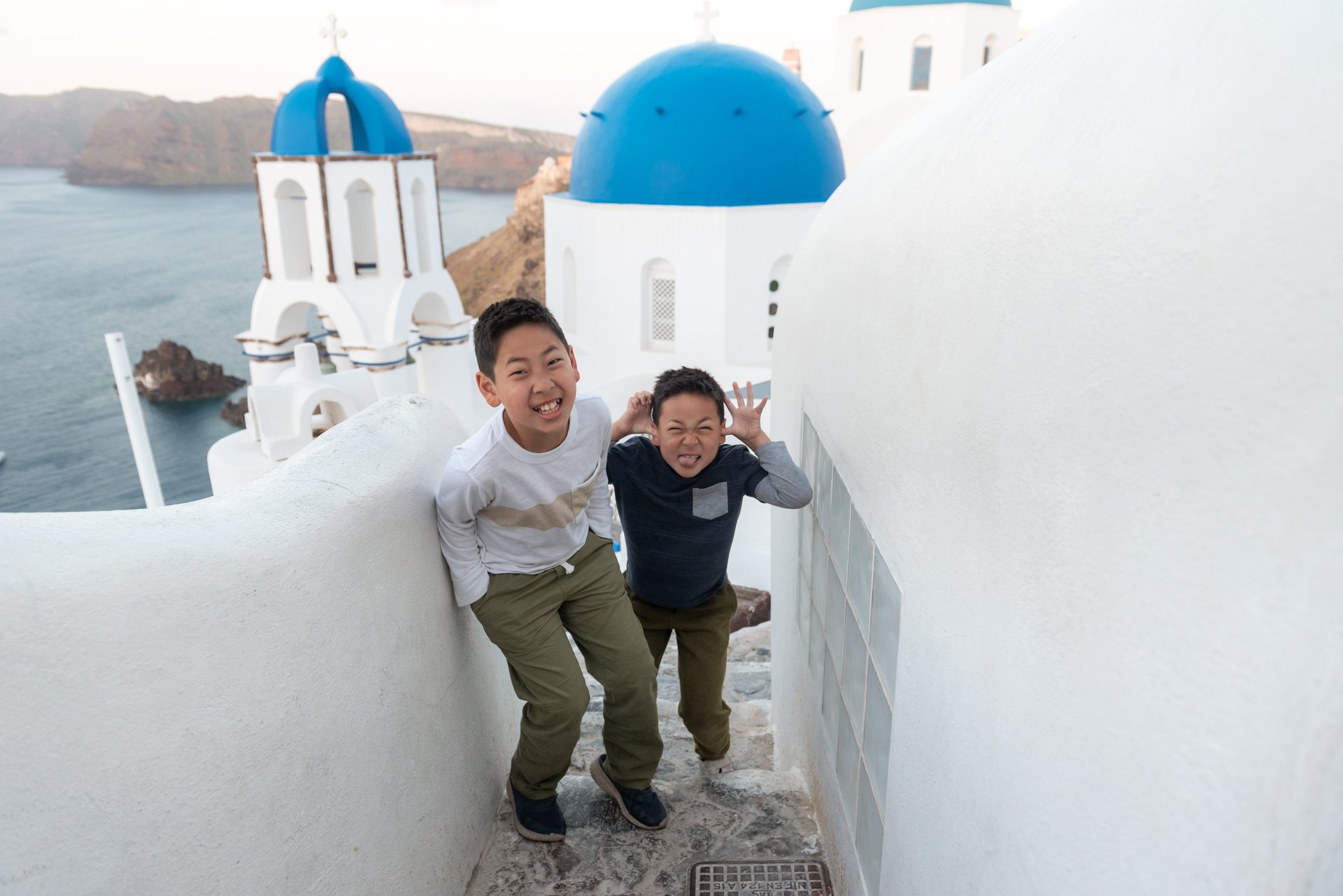 Santorini-Greece-travel-story-Flytographer-5