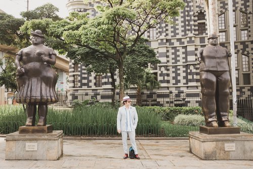 Medellín photoshoot at Plaza Botero & Downtown	