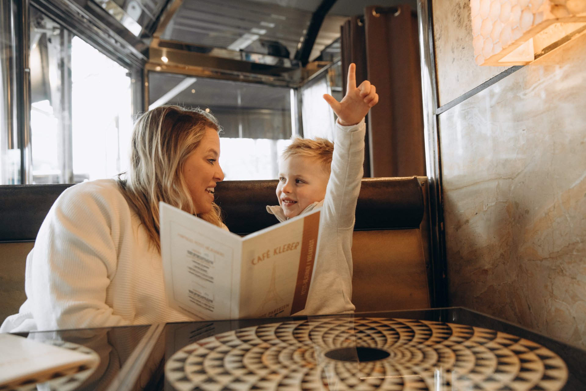 Paris-France-travel-story-Flytographer-28