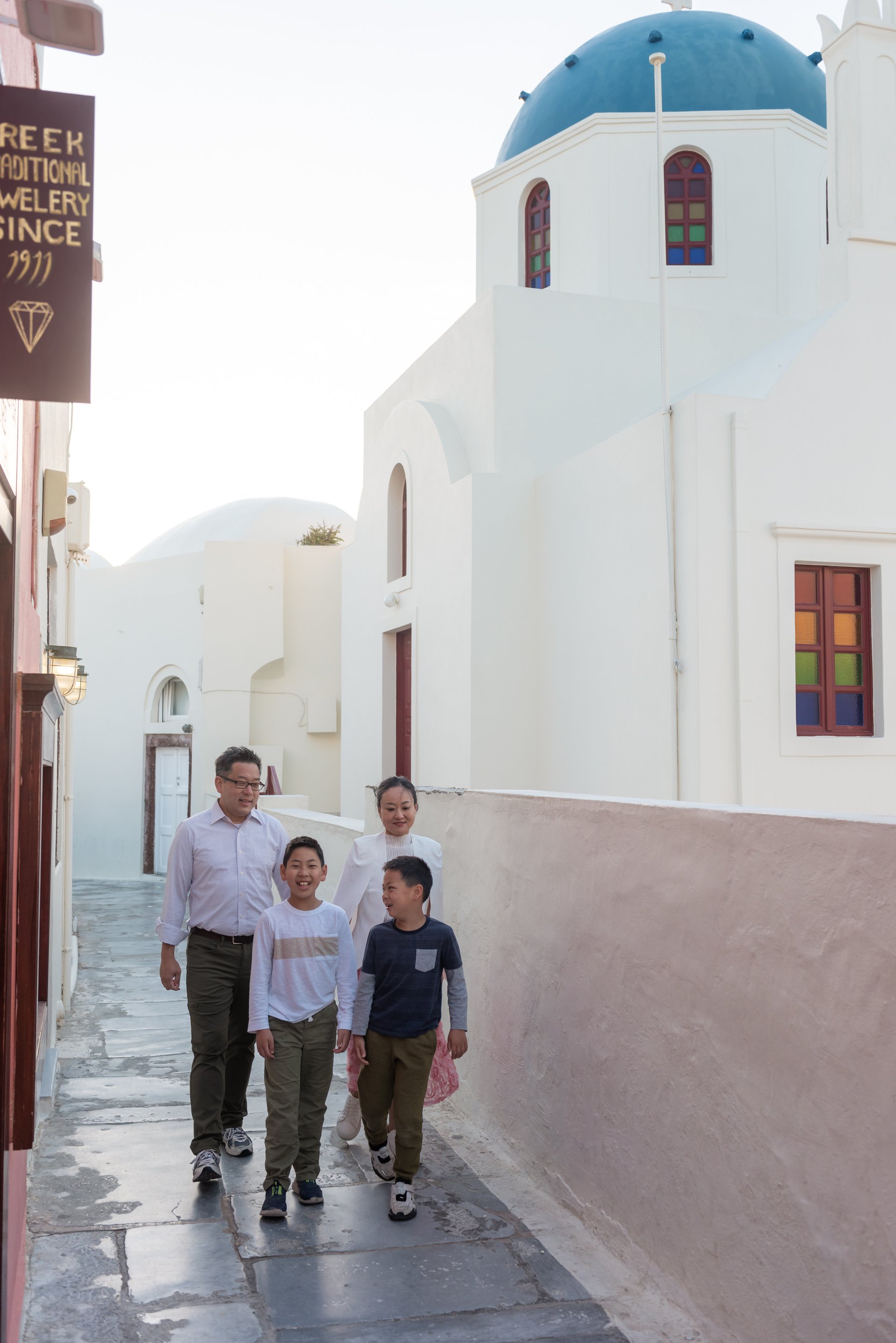 Santorini-Greece-travel-story-Flytographer-15