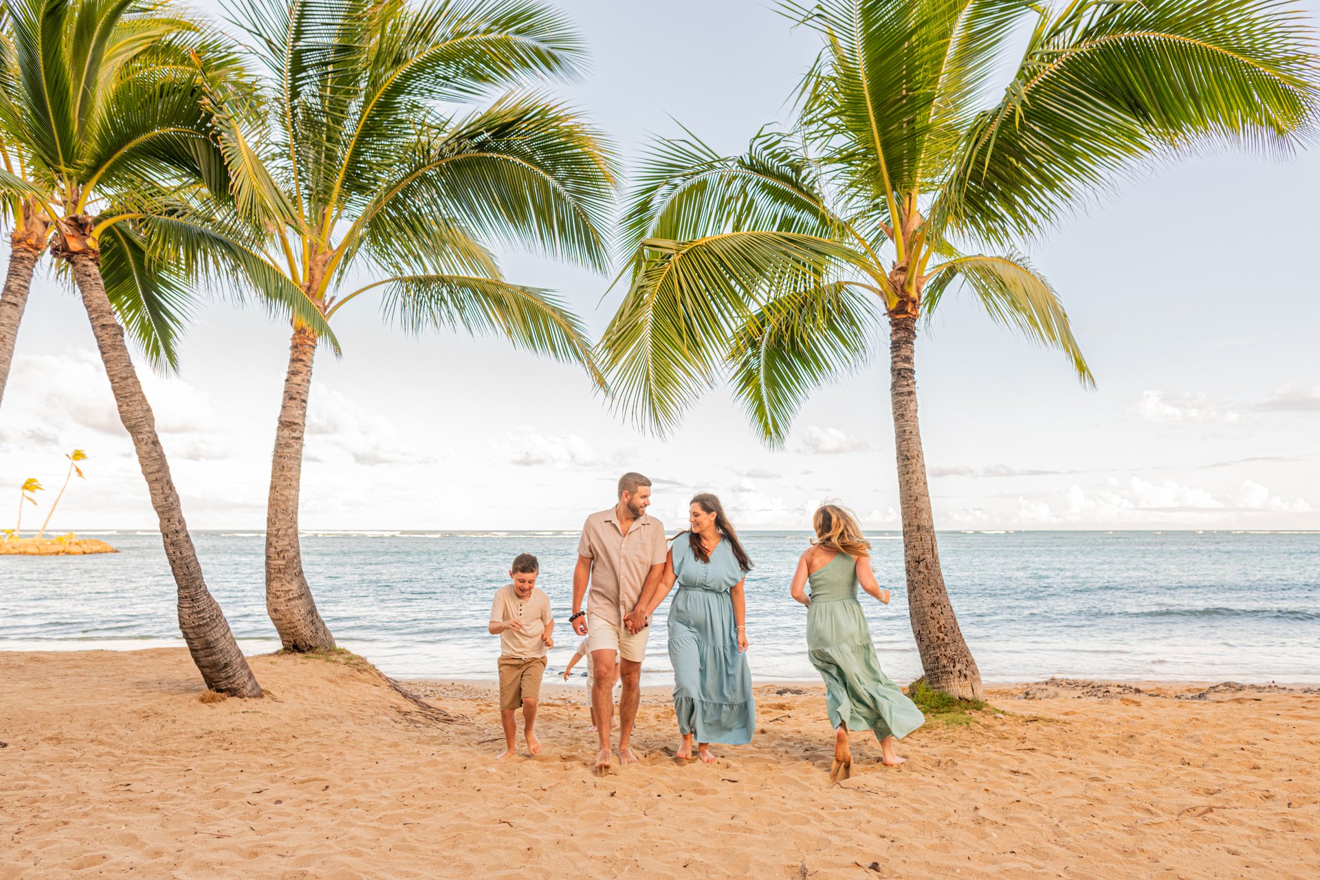 Honolulu-United States-travel-story-Flytographer-22