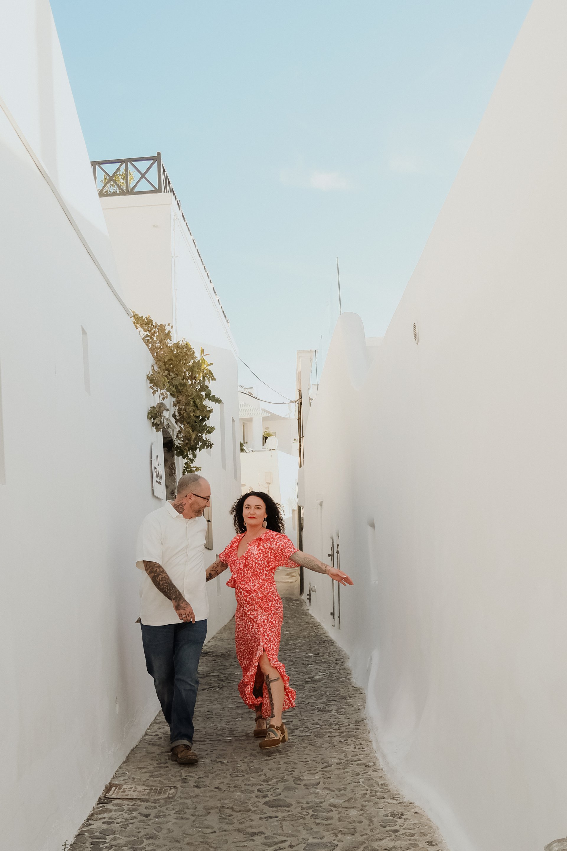 Santorini-Greece-travel-story-Flytographer-14