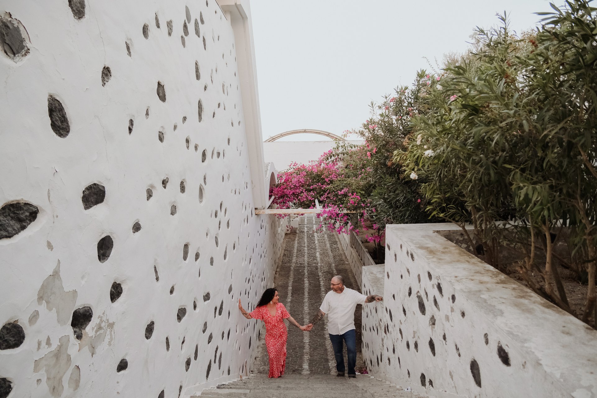 Santorini-Greece-travel-story-Flytographer-35