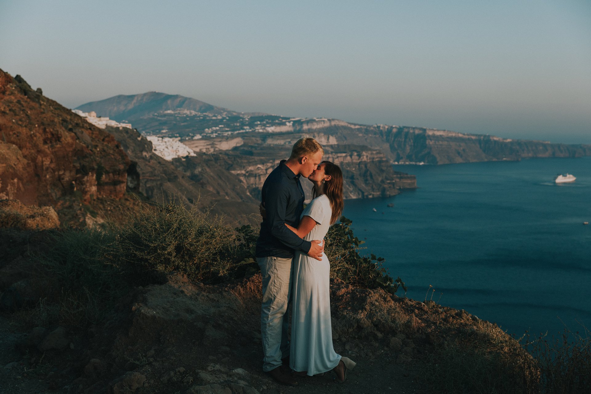 Santorini-Greece-travel-story-Flytographer-1