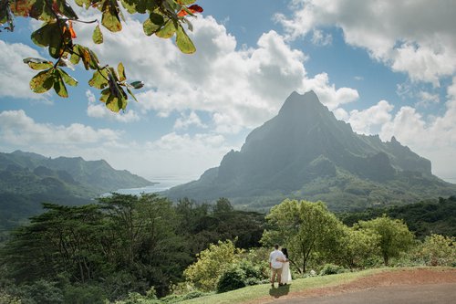 Moorea photoshoot at Opunohu Valley
