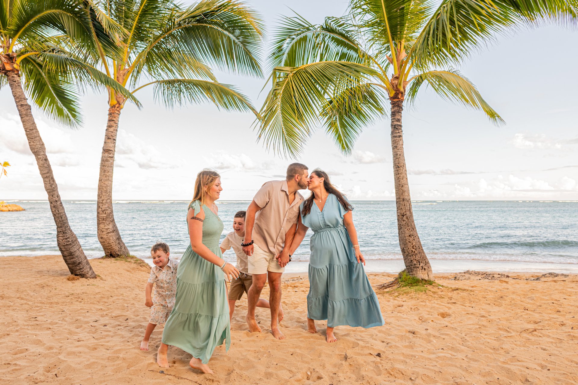 Honolulu-United States-travel-story-Flytographer-23