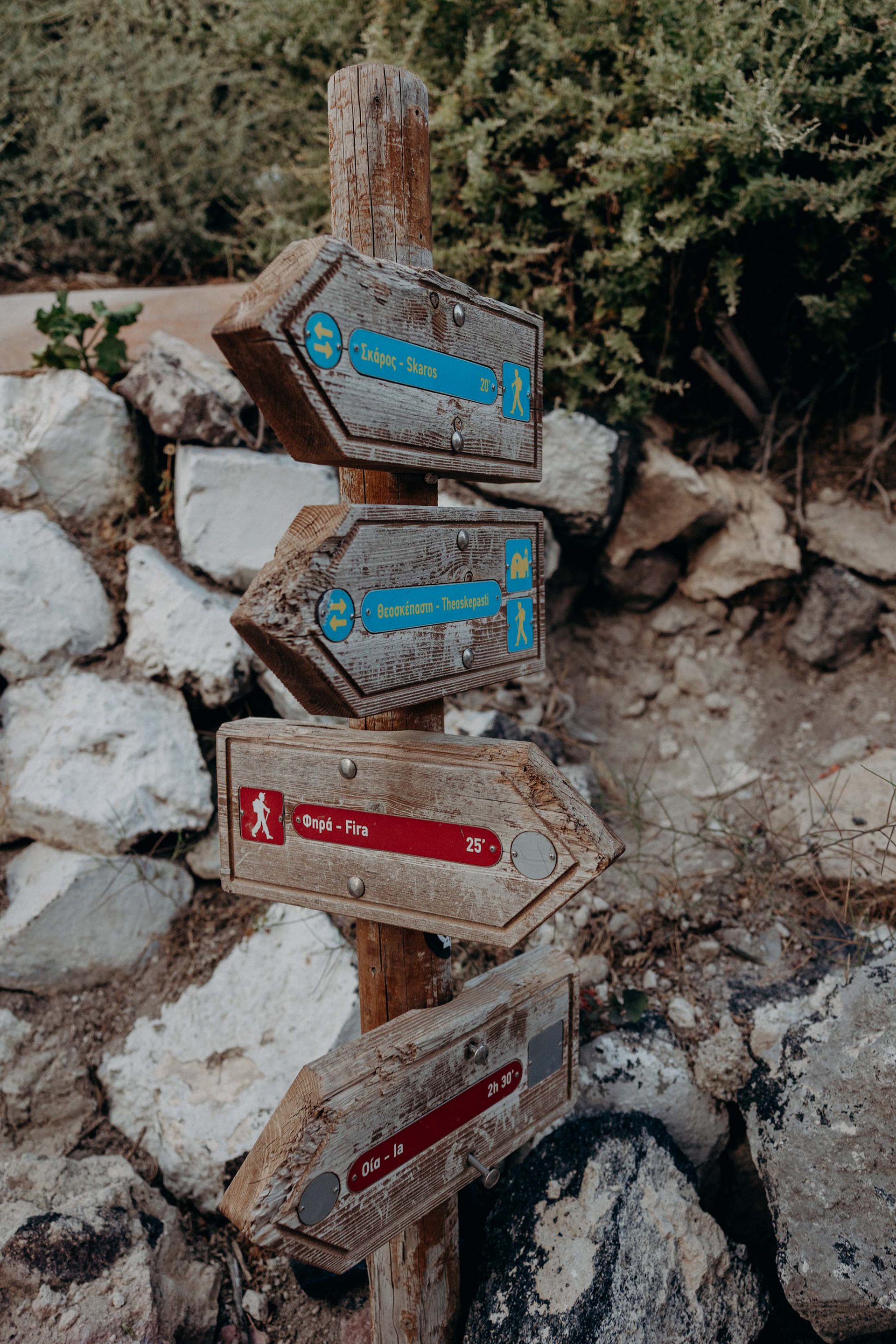 Santorini-Greece-travel-story-Flytographer-39