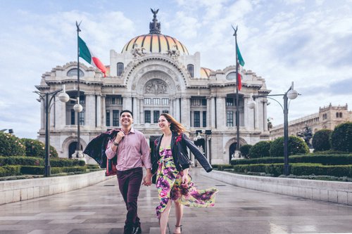 Mexico City photoshoot at Palacio de Bellas Artes