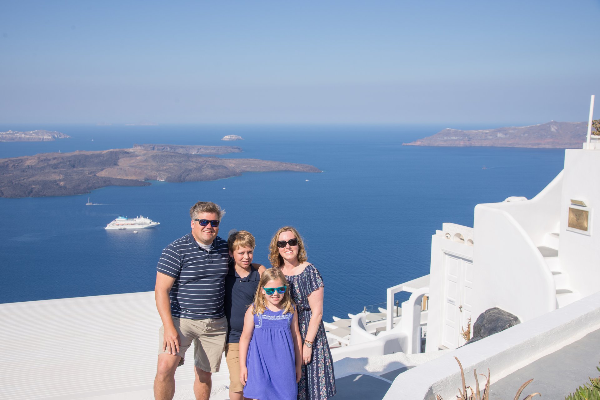 Santorini-Greece-travel-story-Flytographer-27