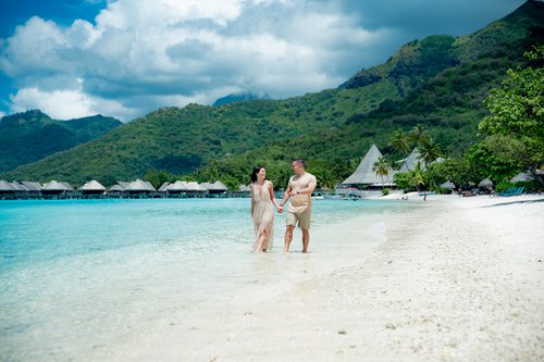 Moorea photoshoot at Temae Beach