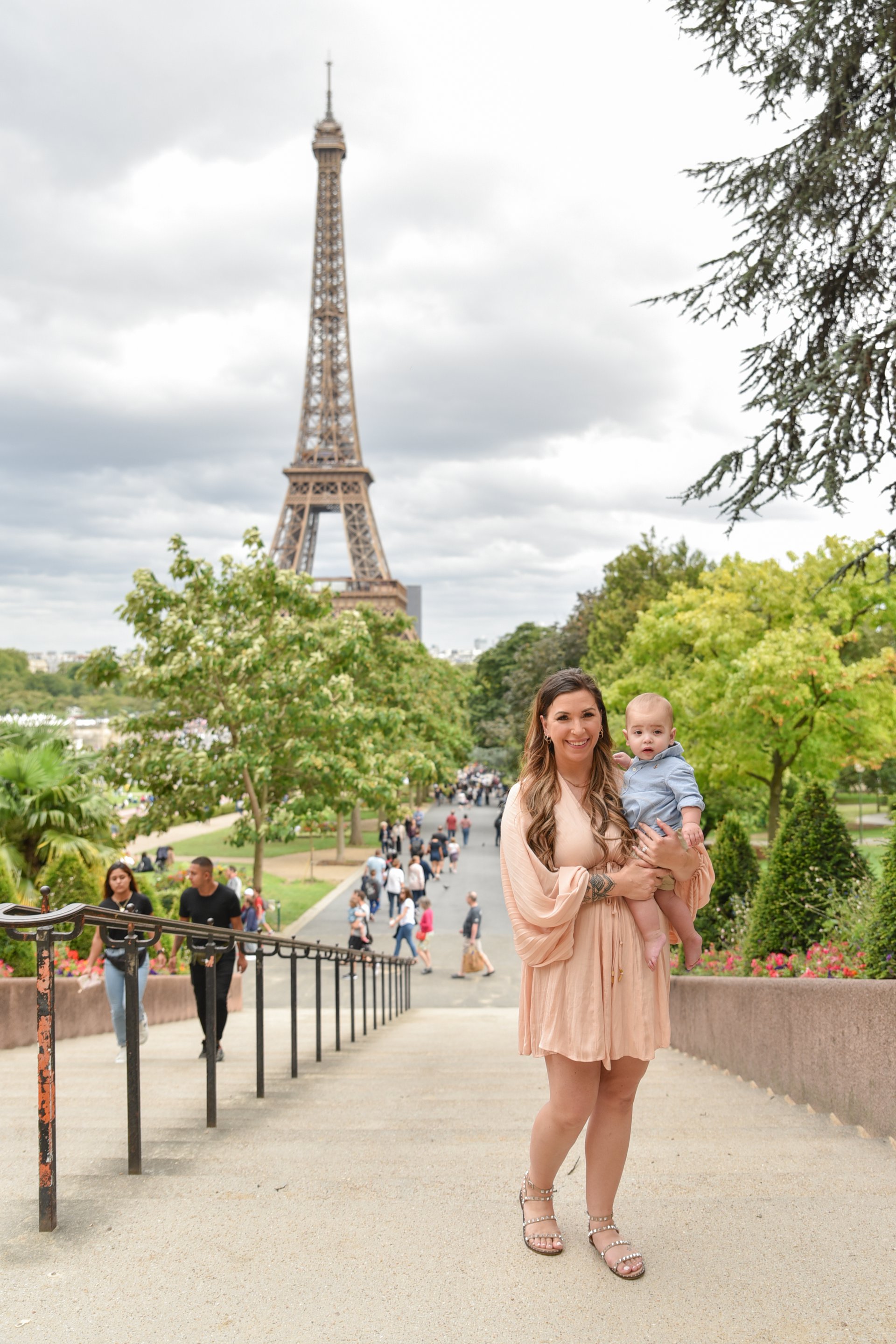 Paris-France-travel-story-Flytographer-1