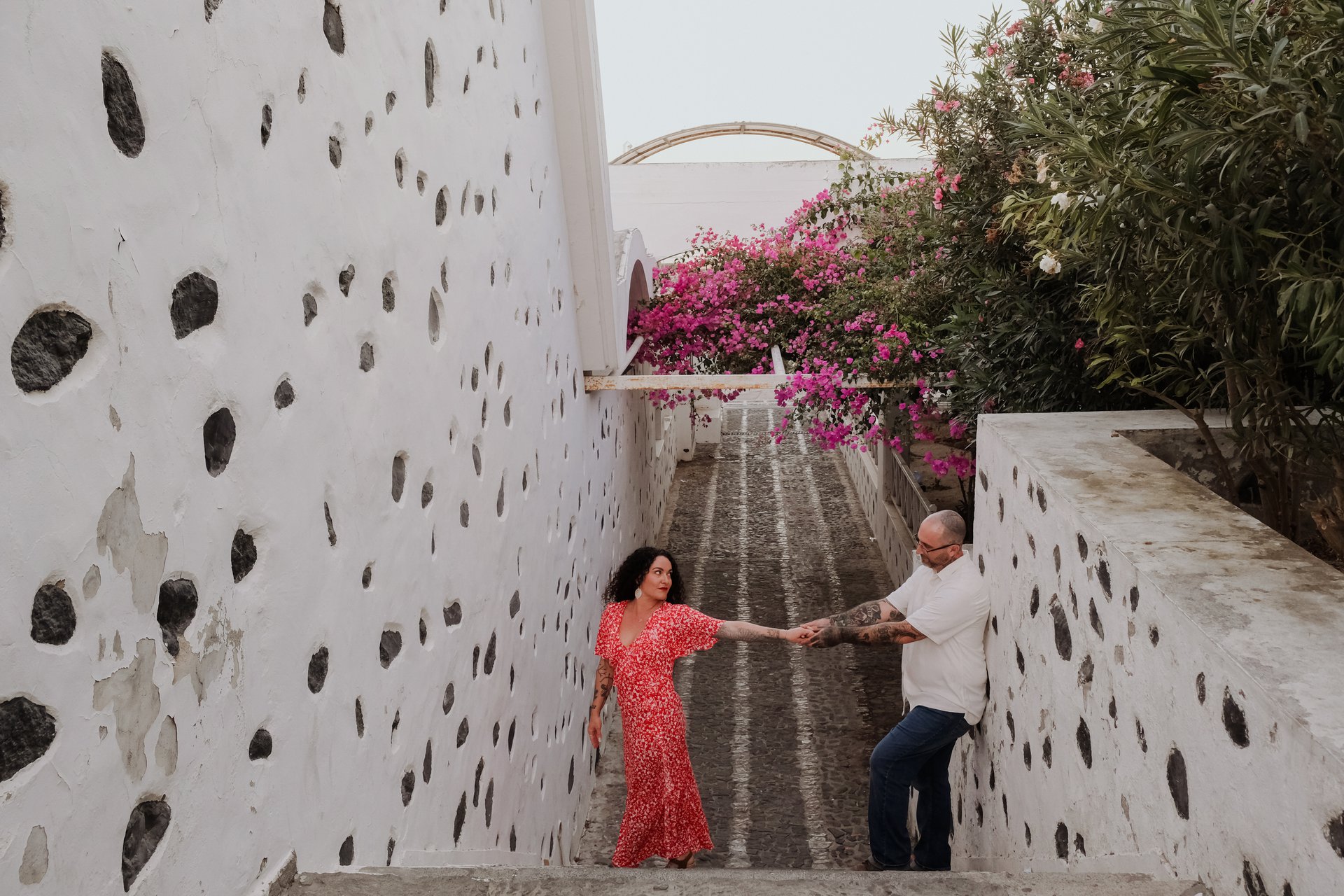 Santorini-Greece-travel-story-Flytographer-37