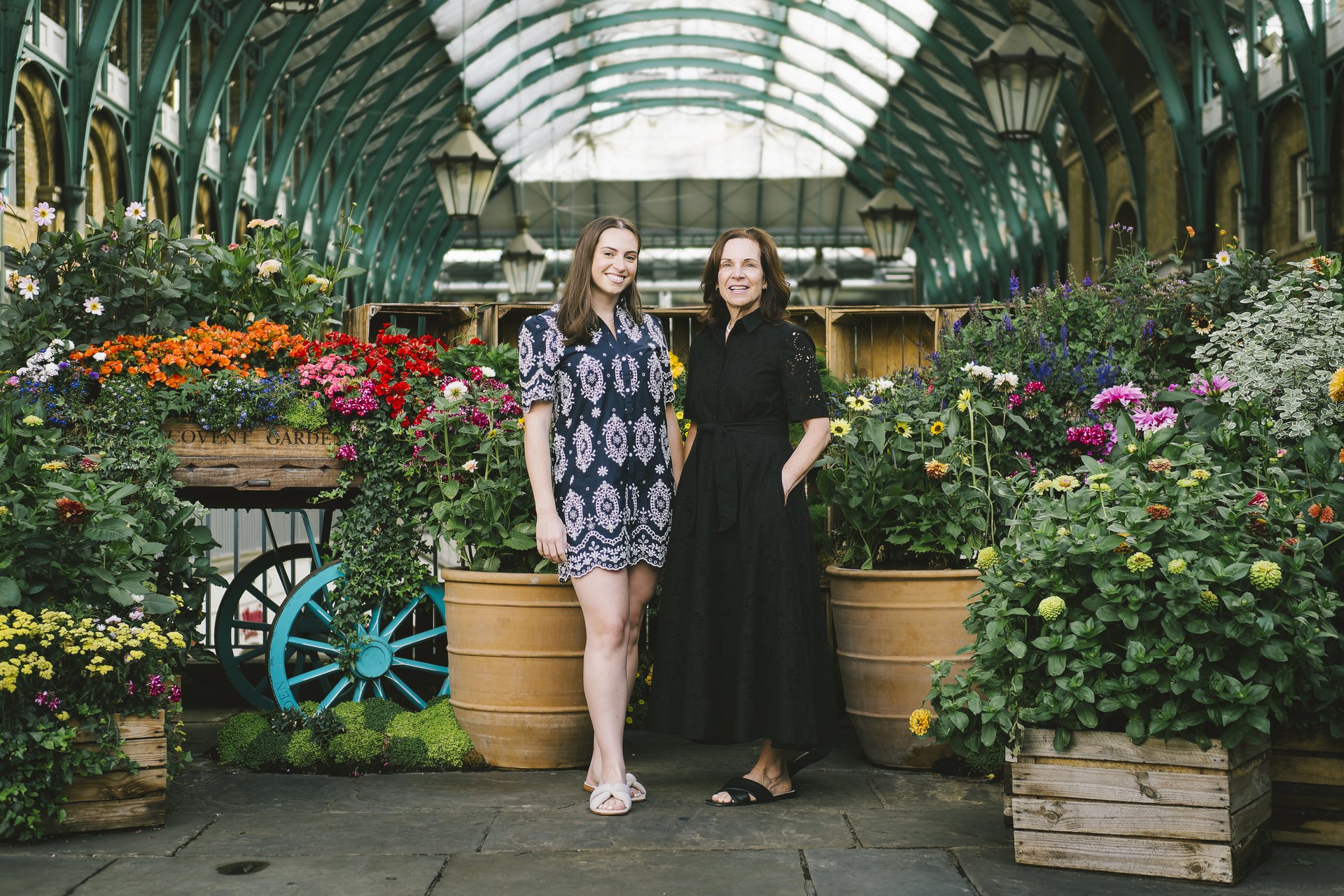 ウィッタード Piccadilly & Covent Garden Covent Garden, London! (2018) - YouTube