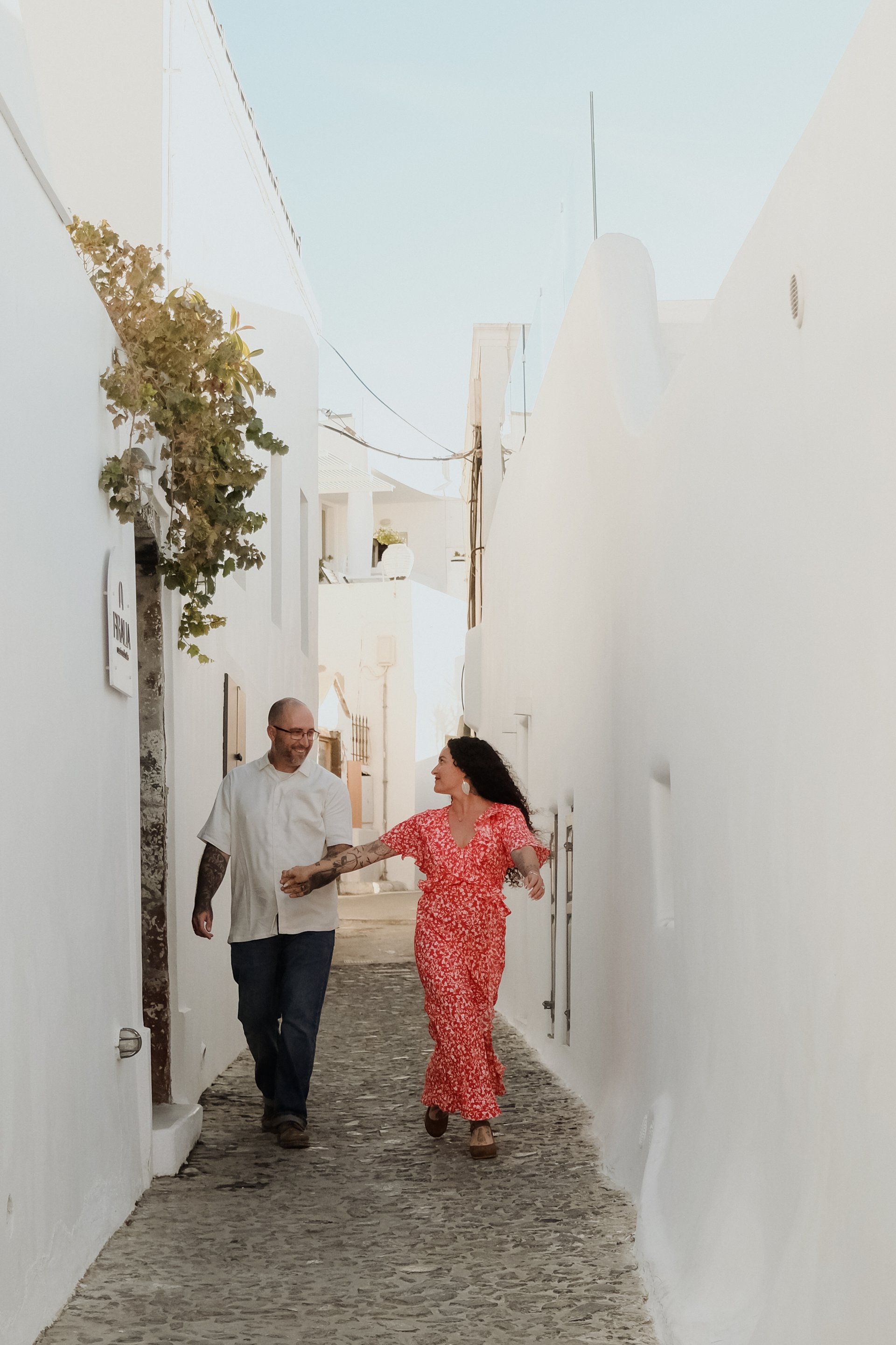 Santorini-Greece-travel-story-Flytographer-12