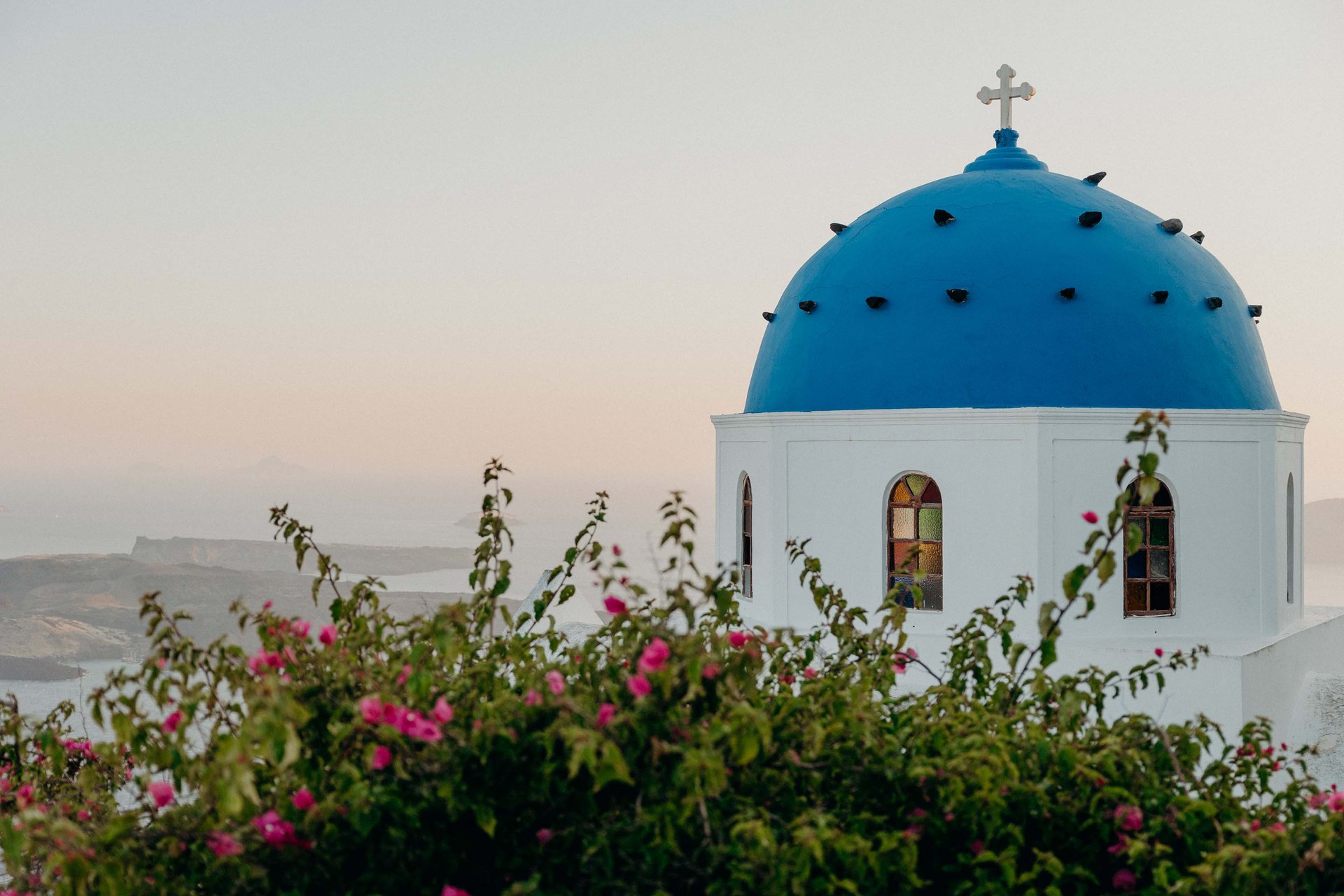 Santorini-Greece-travel-story-Flytographer-11