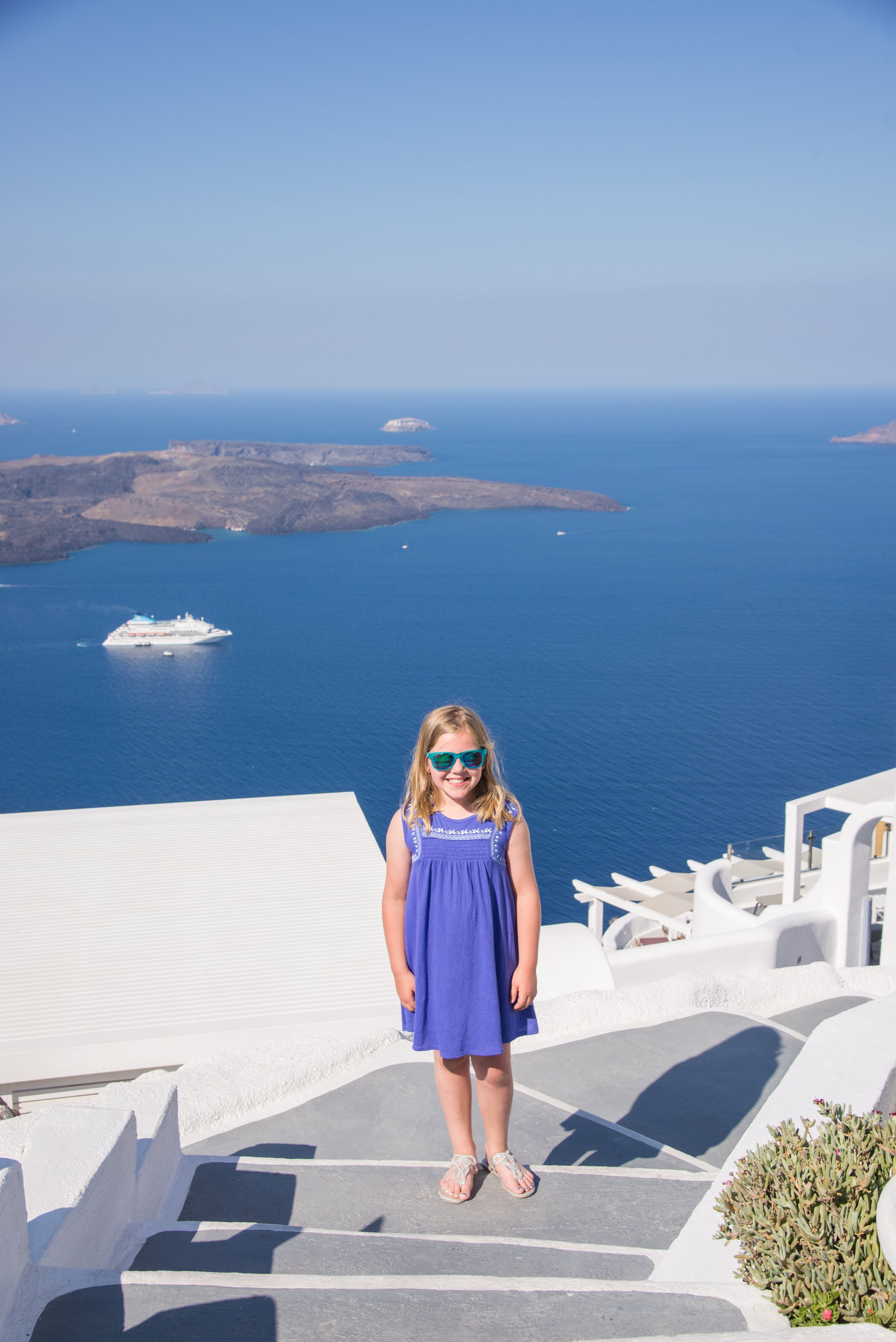 Santorini-Greece-travel-story-Flytographer-28