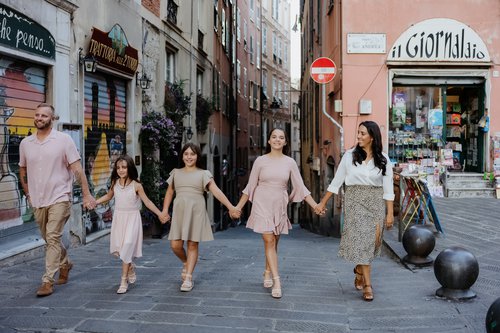 Genoa photoshoot at Piazza de Ferrari & Streets