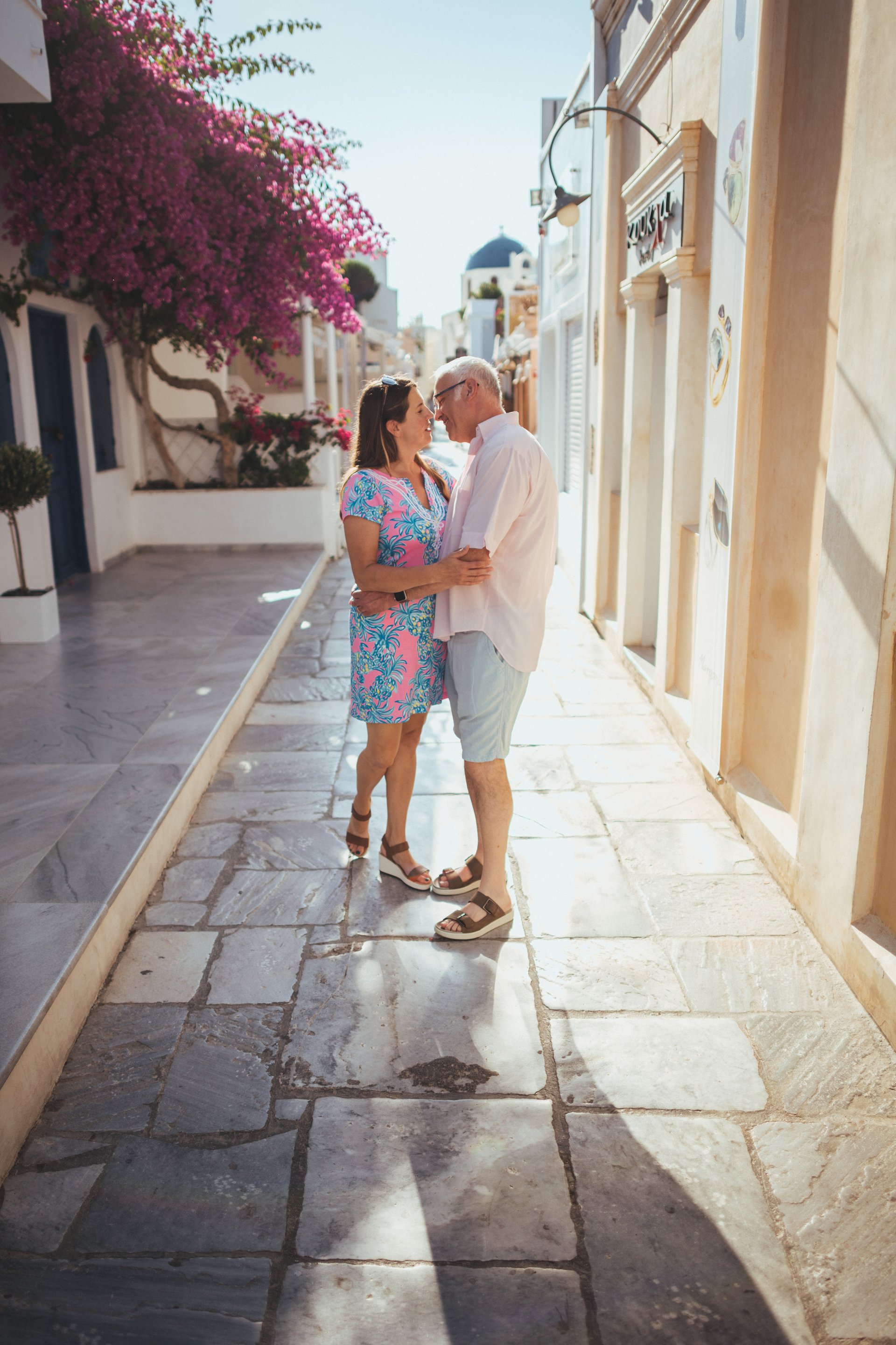 Santorini-Greece-travel-story-Flytographer-37